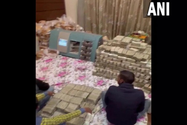 uploads/DGGI recovers Rs 10 cr more from Piyush Jain, total cash seizure reaches Rs 187.45 cr